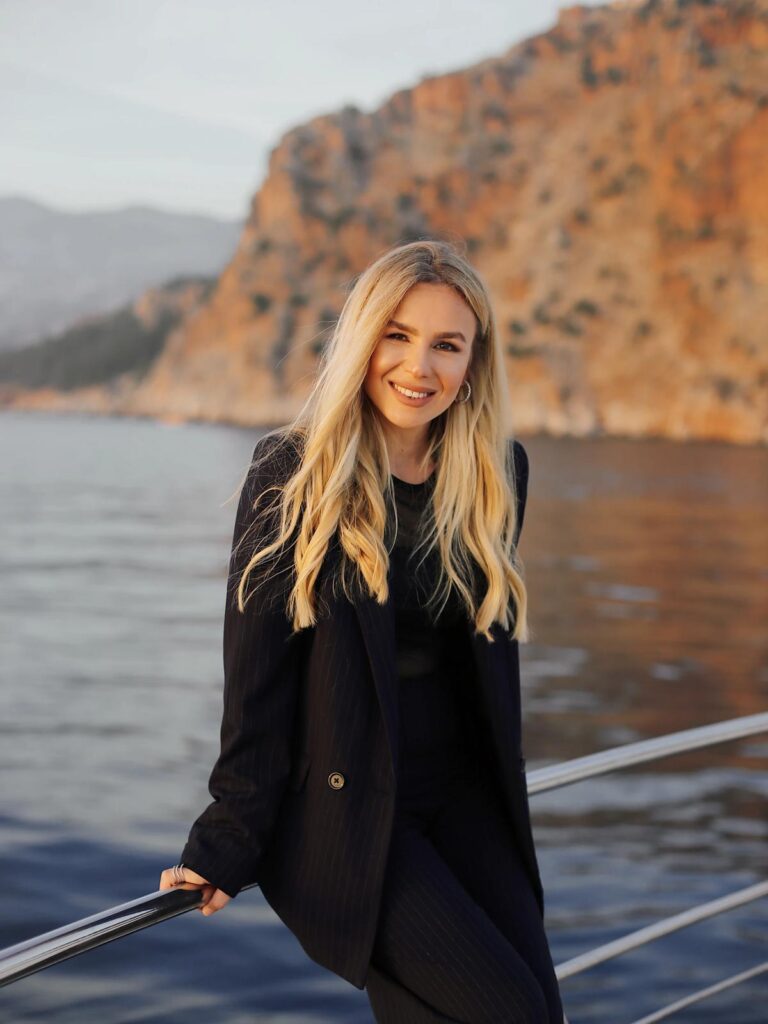 KADRİYE ÜLKER